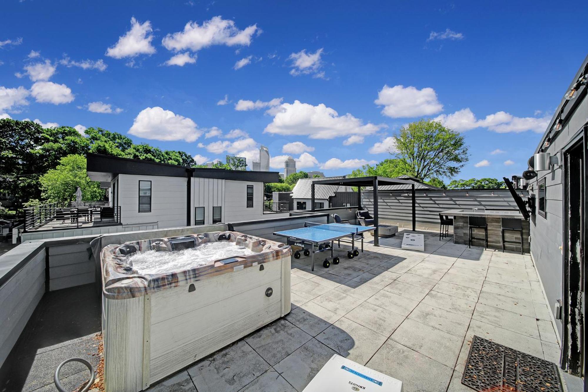 906 Westbrook B City Views Rooftop Hot Tub And Short Walk To Stadium Charlotte Eksteriør billede